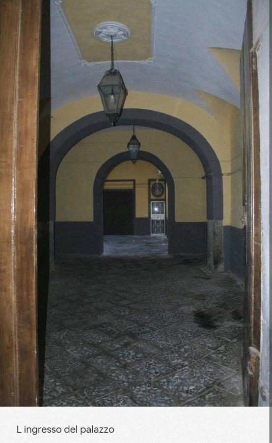 Piccola Maison Nel Centro Di Napoli Buitenkant foto